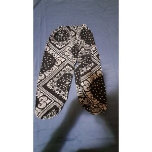 Fair Pants : Paisley Girl 4/5 Black And White: Flow